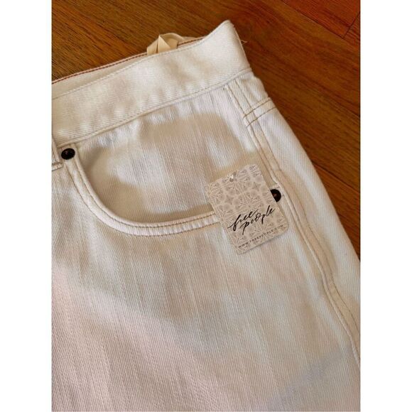 NWT Free People We The Free Ivy Mid-Rise Jean Shorts Cream White Size 32 - Picture 8 of 10